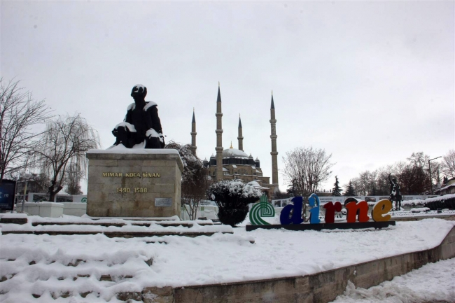 Edirne Valiliği, sahte hesaplardan yapılan kar tatili paylaşımları için uyardı