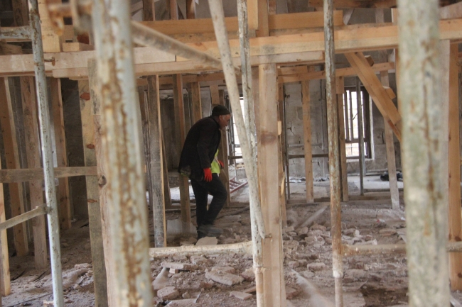 Roketin isabet ettiği Çalık Camii'nde restorasyon başladı