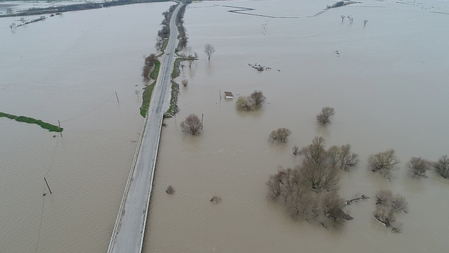 Ergene Nehri taştı, evler ve tarım arazileri sular altında kaldı