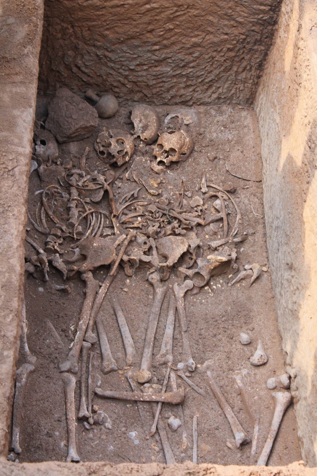 Kayseri’deki lahitten aile mezarı çıktı