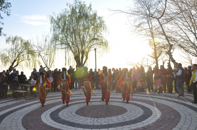 Güneşin suyla kavuştuğu anlar görüntülendi