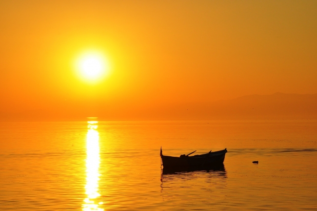 Güneşin suyla kavuştuğu anlar görüntülendi