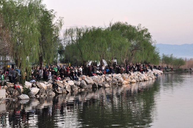 Güneşin suyla kavuştuğu anlar görüntülendi