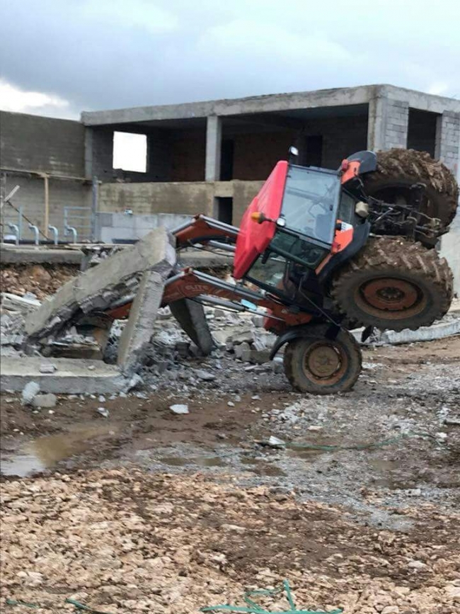 Besihane inşaatında duvar çöktü: 3 ölü, 1 yaralı