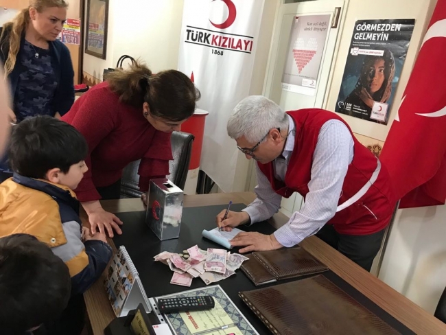 Minik yüreklerden Kızılay’a duygulandıran destek
