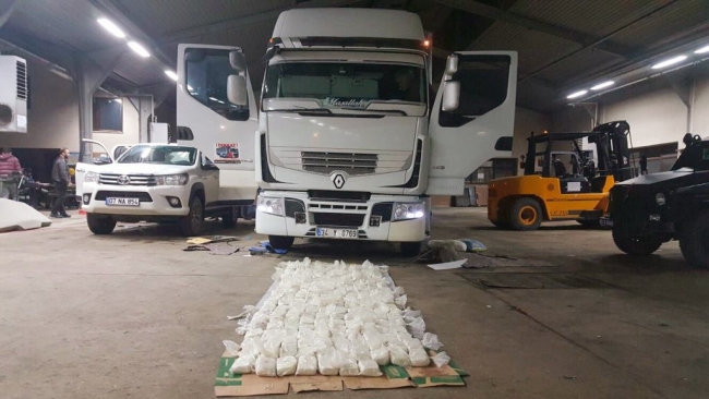 Van'da uyuşturucu operasyonu: 3 gözaltı