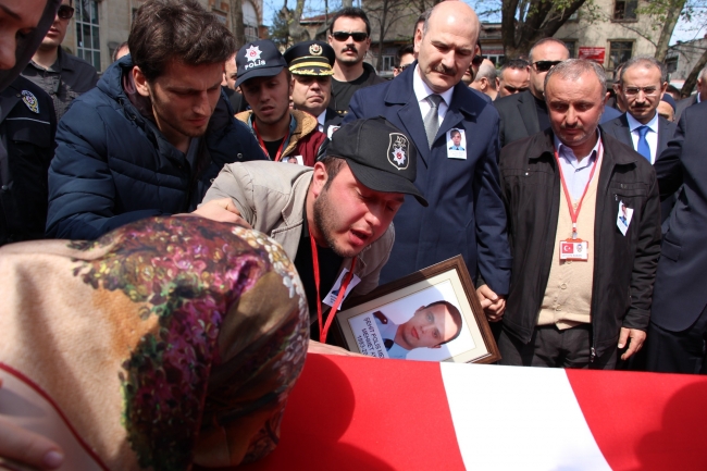 Şehit polis Mehmet Ayan son yolculuğuna uğurlandı