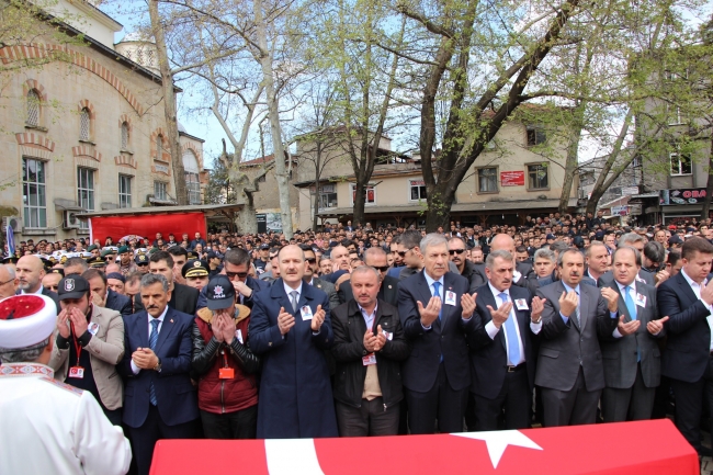 Şehit polis Mehmet Ayan son yolculuğuna uğurlandı