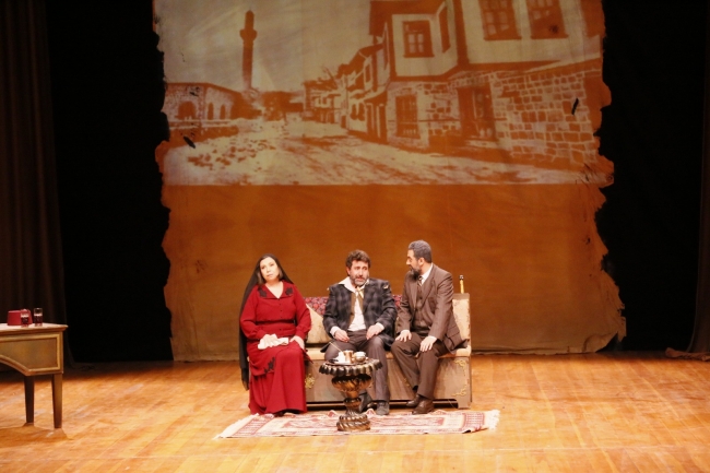 Tiyatrocular Mehmetçiğe destek için Hatay'da sahne aldı