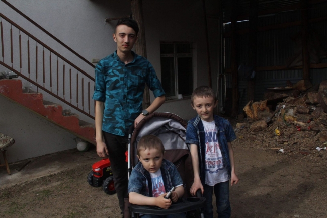 İki kulağına takılan işitme cihazıyla ilk kez ses duydu