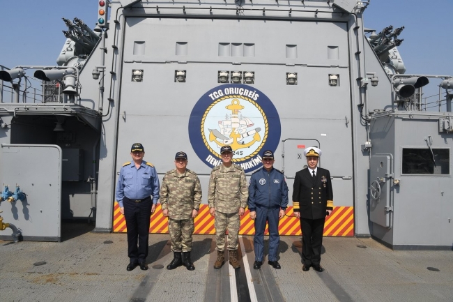 Genelkurmay Başkanı Orgeneral Akar, Gölcük'te incelemeler yaptı
