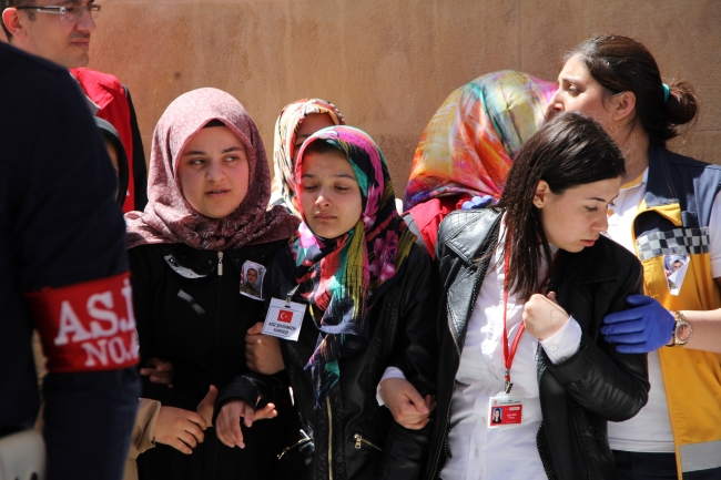 Şırnak şehitlerini, binlerce insan son yolculuğuna uğurladı