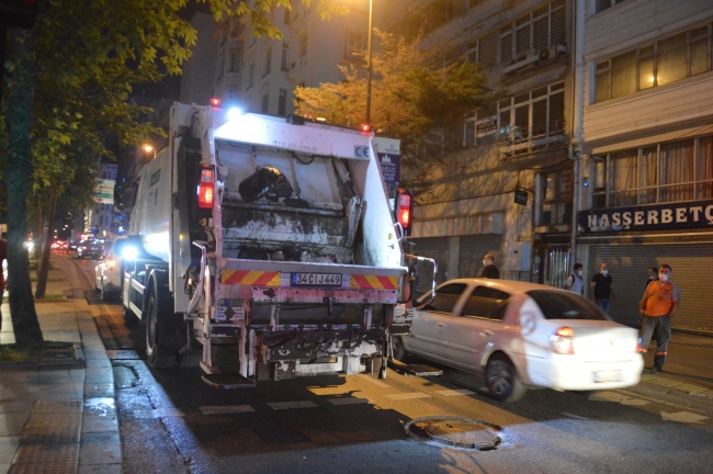 Çöp kamyonunun altında kalan elektrikli scooter sürücüsü hayatını kaybetti