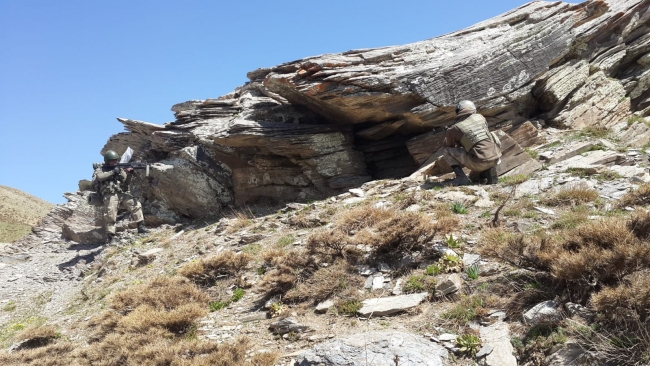 Van'da PKK'nın kış üslenmesine operasyon: 6 sığınak imha edildi