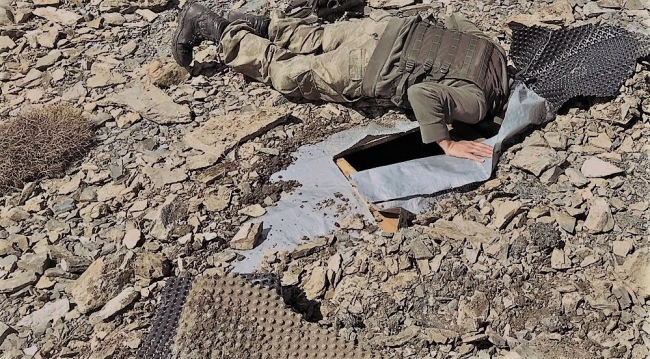 Van'da PKK'nın kış üslenmesine operasyon: 6 sığınak imha edildi