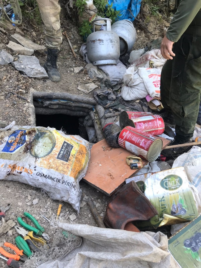 Tunceli'de terör örgütüne ait 9 sığınak imha edildi