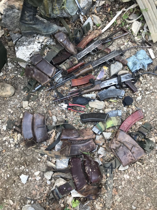 Tunceli'de terör örgütüne ait 9 sığınak imha edildi