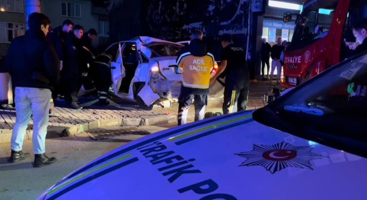 Bursa'da trafik kazası: 1 ölü, 3 yaralı