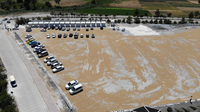 Salda Gölü'nün bir kısmı araç girişine kapatıldı