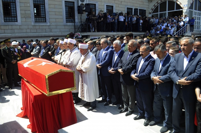 Şehit Piyade Er Sedat Mekan son yolculuğuna uğurlandı