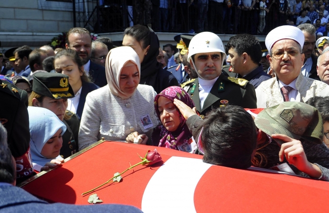 Şehit Piyade Er Sedat Mekan son yolculuğuna uğurlandı