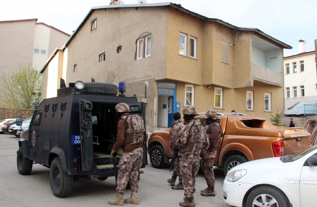 Uyuşturucu satıcılarına droneli 'şafak' operasyonu: 8 gözaltı