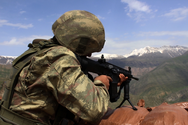 Mehmetçiğin gücü milli silahlarla arttı