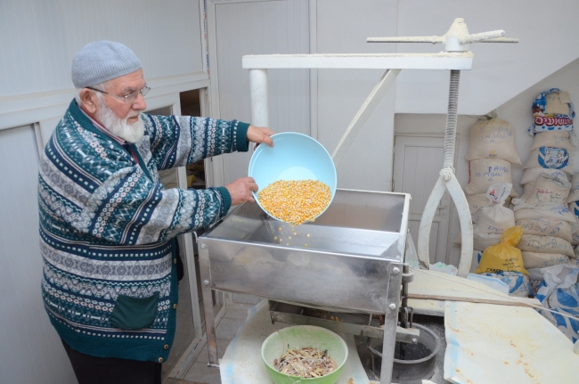 Muhsin Şendere 33 yıldır değirmen ustalığı yapıyor