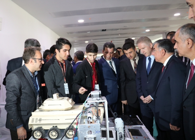 4 bin kişinin katıldığı 12. Uluslararası Robot Yarışması başladı