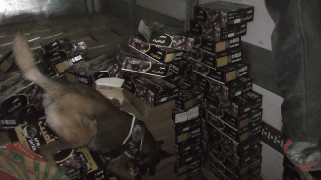 Hurma yüklü tırdan 21 kilo eroin çıktı