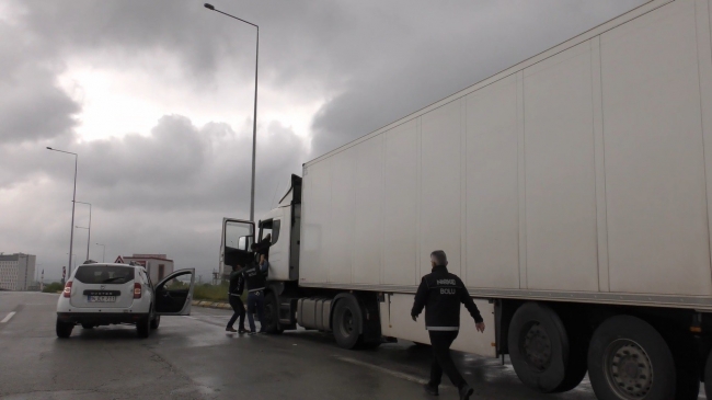 Hurma yüklü tırdan 21 kilo eroin çıktı