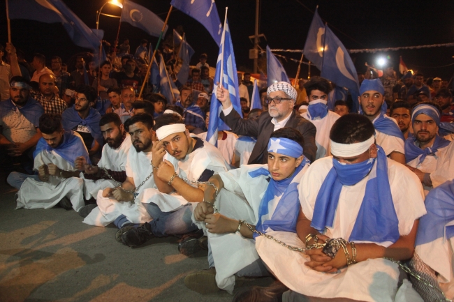 Kerkük’te Türkmen gençlerden kefenli seçim protestosu