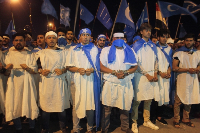 Kerkük’te Türkmen gençlerden kefenli seçim protestosu