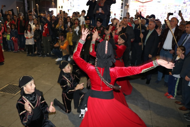 Samsun'da "Fener Alayı ve Gençlik Festivali Yürüyüşü" düzenlendi