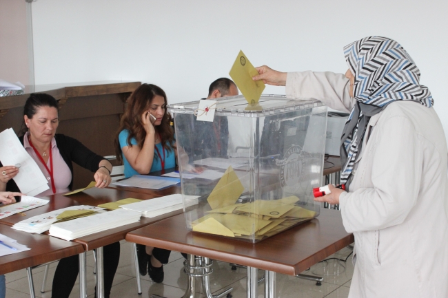 Yurt dışında 2 günde 72 bin oy kullanıldı