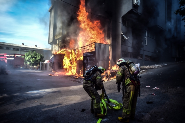 İstanbul'da fabrika yangını