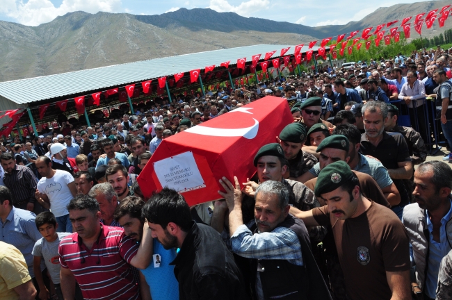 Şehit özel harekatçı Sinan Türkoğlu son yolculuğuna uğurlandı