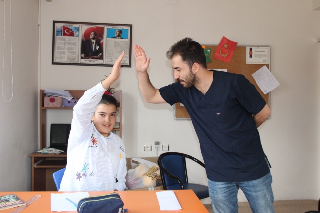 Otizm hastası Merve, annesinin azmiyle konuşmaya başladı