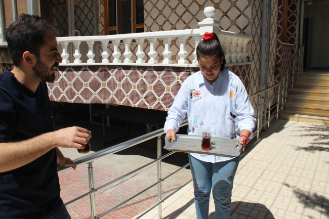 Otizm hastası Merve, annesinin azmiyle konuşmaya başladı