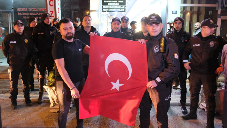 Karaman'da kavga ihbarına giden polislere konfetili sürpriz