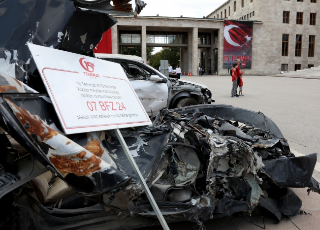 15 Temmuz'da bombalanan ve ezilen araçlar TBMM'de sergileniyor