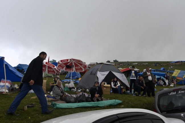 Teröre inat binlerce kişi yayla şenliğinde buluştu