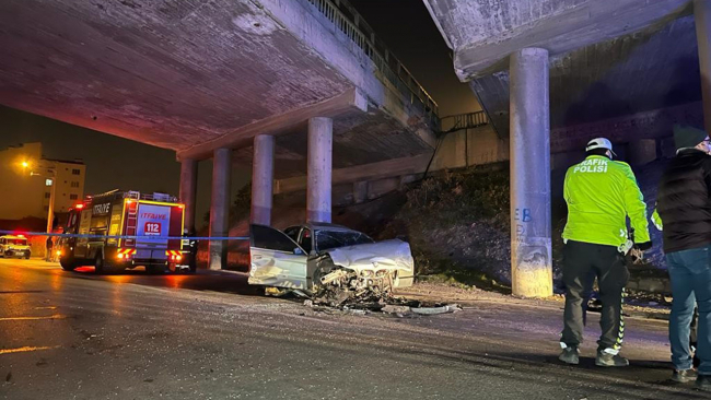 Eskişehir'de otomobil köprüden düştü: 1 ölü, 3 yaralı
