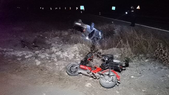 Bisiklet ile çarpışan otomobil kanala uçtu: 5 yaralı