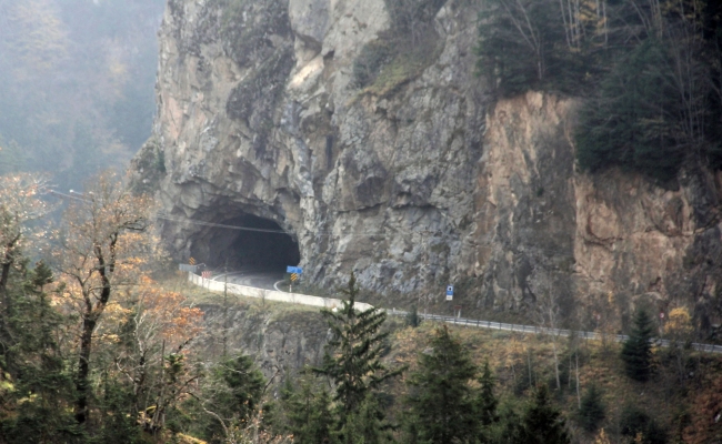 Karadeniz'in ilk ve tek el yapımı tüneli ilgi çekiyor