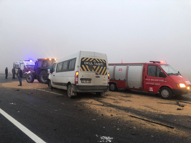 Tokat'ta yoğun sis kazaya neden oldu: 1 ölü, 8 yaralı