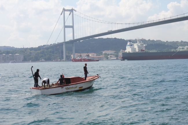 İstanbul Boğazı gemi geçişlerine açıldı