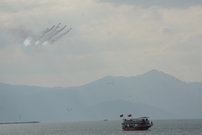 Türk Yıldızları Beyşehir semalarında nefes kesti