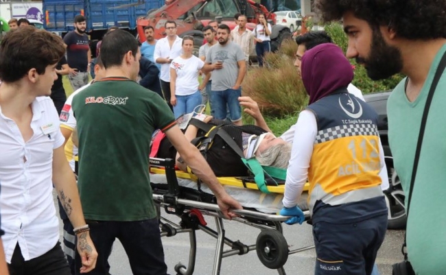 Manisa'da yolcu otobüsü devrildi: 1 ölü, 41 yaralı