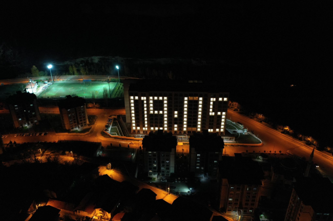 KYK ışıklarıyla "Ata" yazdılar